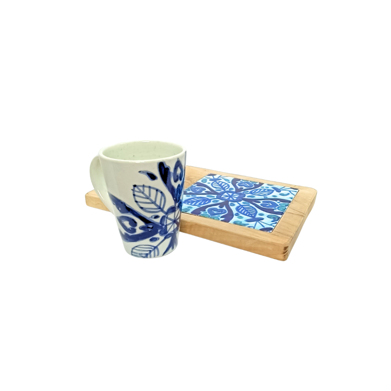 Set Plateau de Service en Bois et Tasse Céramique Ensemble Mug Café ou Thé Décor Azulejos Bleu et Blanc 3 Set Plateau de Service en Bois et Tasse Céramique Ensemble Mug Café ou Thé Décor Azulejos Bleu et Blanc